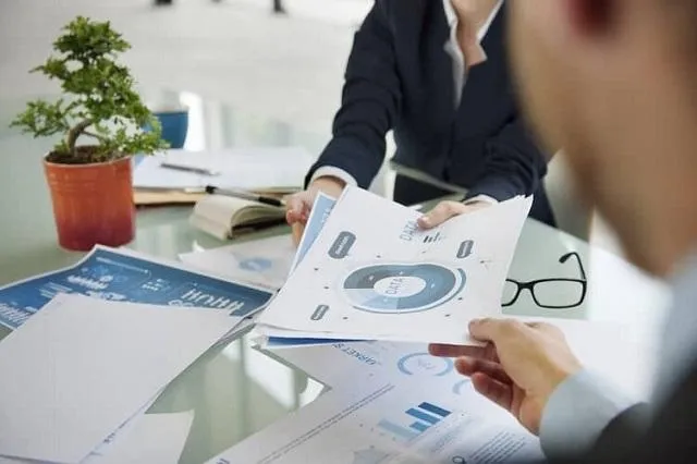 Chiến lược kinh doanh của công ty cũng là một yếu tố quan trọng để đánh giá ROS