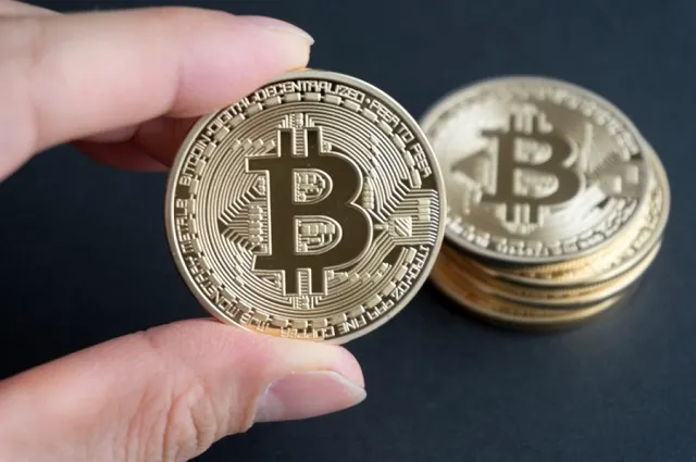 Có nên đầu tư vào Bitcoin không?