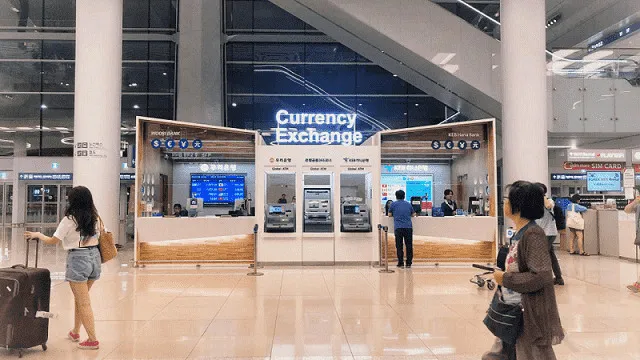 Đổi tiền tại sân bay