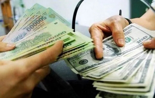 Phí chuyển đổi ngoại tệ ngân hàng nào thấp nhất hiện nay?