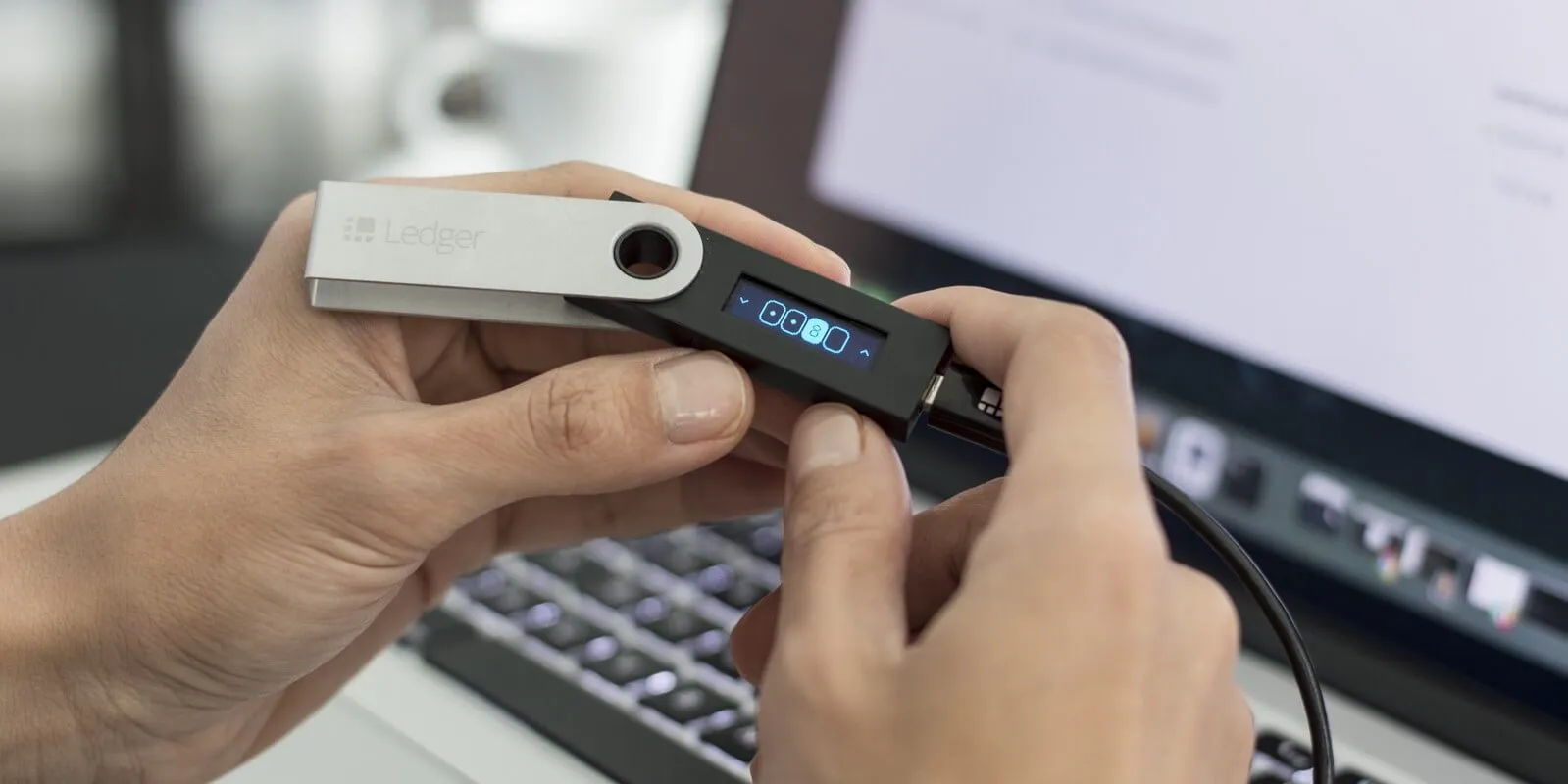 Người dùng có thể lưu trữ WINGS tại ví: Ledger Nano S , TREZOR, Ethereum Wallet,...hoặc lưu trữ trực tiếp tại ví sàn